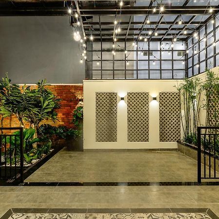 Cozrum Homes The Gallery Residence Cidade de Ho Chi Minh Exterior foto