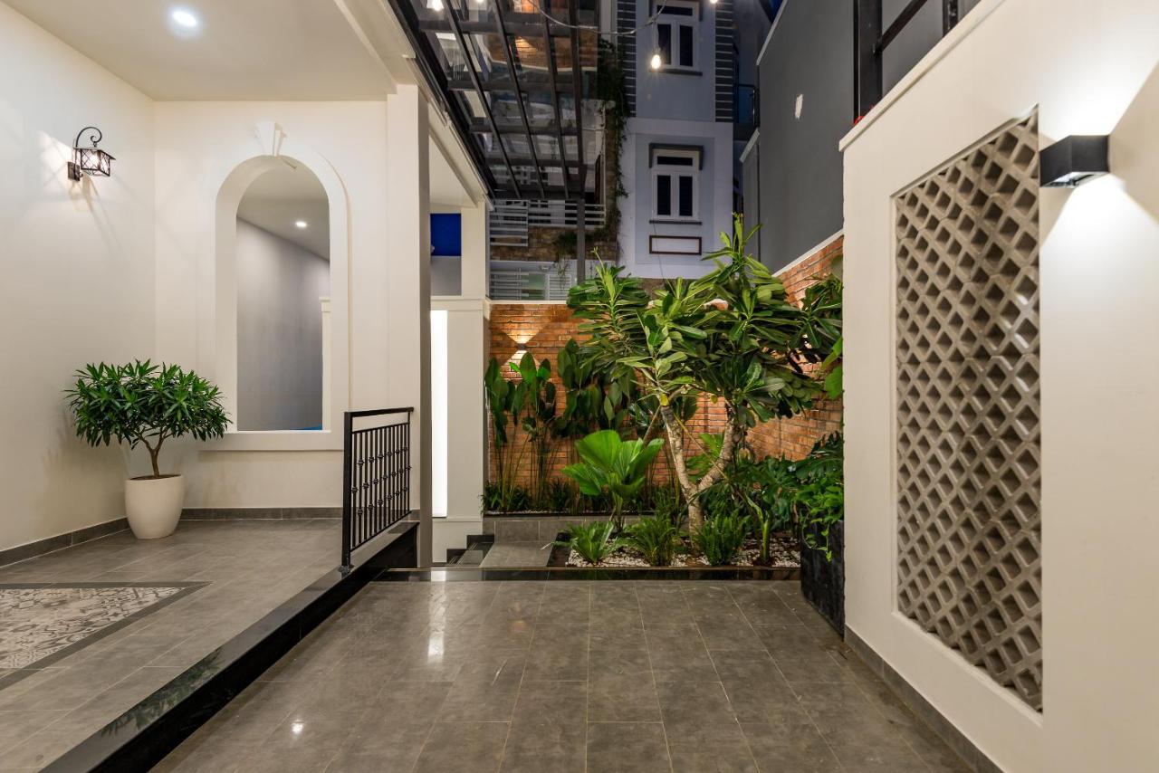 Cozrum Homes The Gallery Residence Cidade de Ho Chi Minh Exterior foto