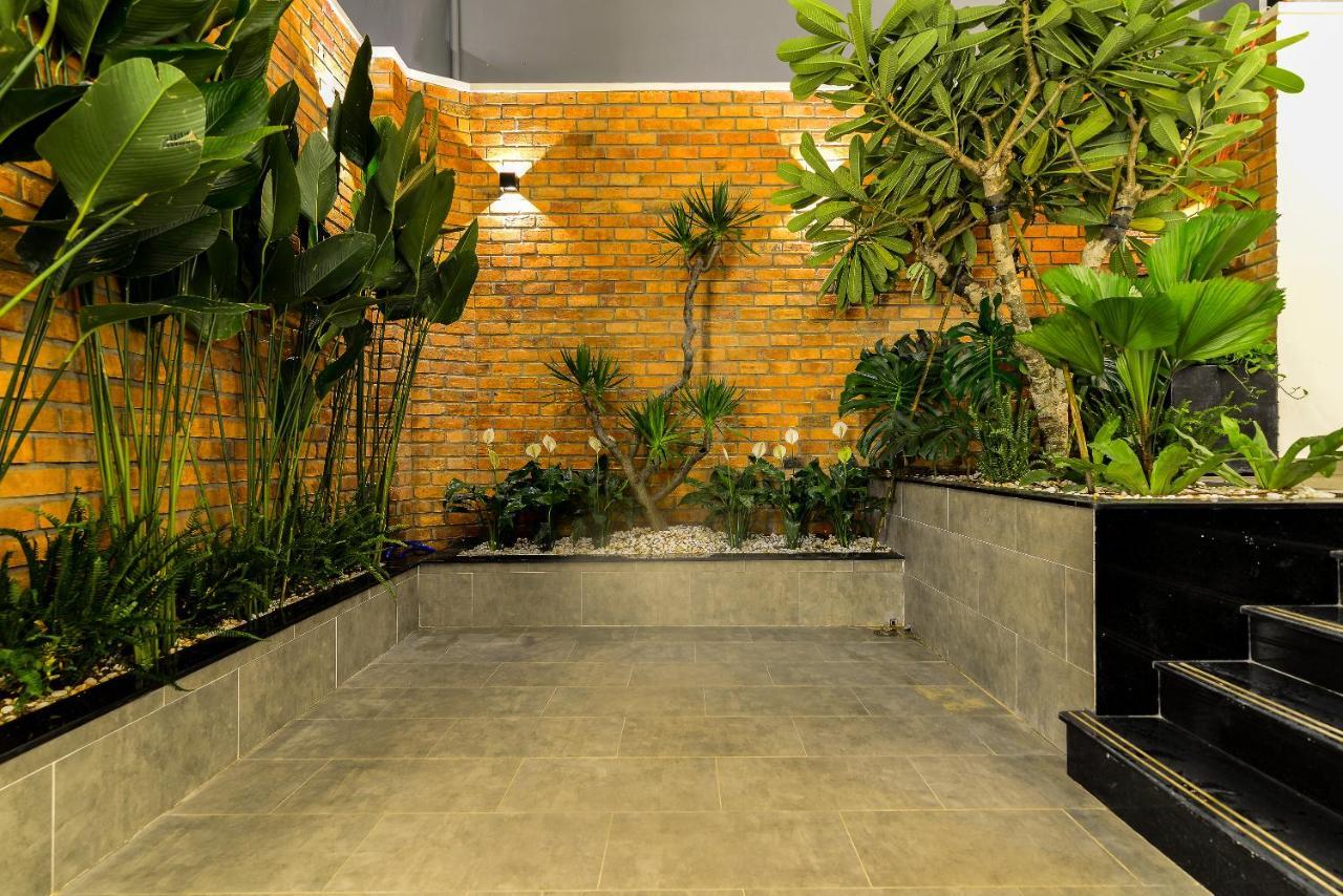 Cozrum Homes The Gallery Residence Cidade de Ho Chi Minh Exterior foto